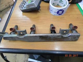 Рейка топливная Nissan Primera 2004