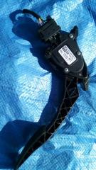 Педаль газа Opel Astra J 2013