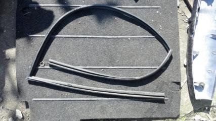 Фото запчасти уплотнитель стекла внутренний SsangYong Kyron 2005 Б/У запчасть Запчасть уплотнитель стекла внутренний SsangYong Kyron 2005