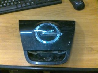 Ручка двери багажника задняя Opel Astra J 2011