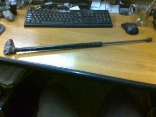 Амортизатор багажника Opel Astra J 2011