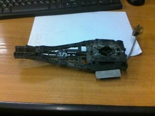 Механизм ручки двери задний правый Opel Astra J 2011 Б/У Механизм ручки двери задний правый Opel Astra J 2011