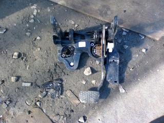 Педаль газа Opel Astra J 2011