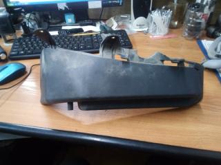 Держатель задней полки задний правый Opel Astra H 2007