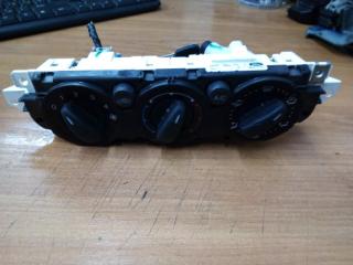 Блок управления отопителем Ford Focus 2 2010- Б/У Блок управления отопителем Ford Focus 2 2010-