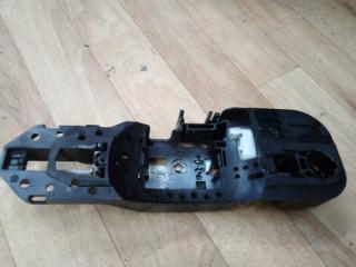 Кронштейн ручки правый Renault Megane 3 2009-2016 Б/У Кронштейн ручки правый Renault Megane 3 2009-2016