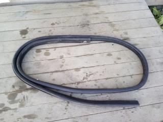 Уплотнтель проема двери передний Renault Megane 3 2009-2016