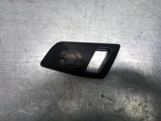 Запчасть решетка динамика задняя левая Skoda Yeti 2009-