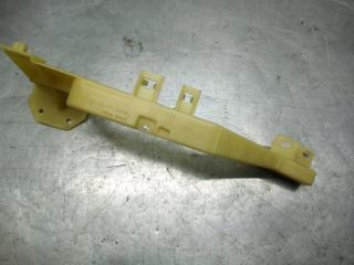 Запчасть кронштейн передний правый Peugeot 308 2007-2015