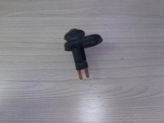 Фото запчасти выключатель концевой Chevrolet Lacetti 2003-2013 Б/У запчасть Запчасть выключатель концевой Chevrolet Lacetti 2003-2013