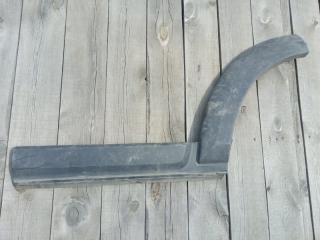 Запчасть накладка двери задняя левая Land Rover Discovery 3 2004-2009