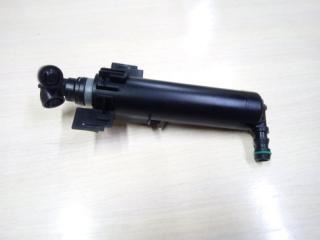 Запчасть форсунка омывателя фары правая Audi A4 2011-