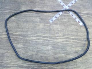 Запчасть уплотнитель двери задний Volkswagen Touareg 2005
