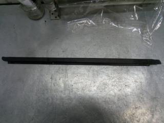 Запчасть накладка стекла задняя левая Dodge Nitro 2008