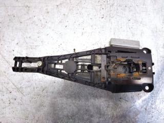 Запчасть кронштейн ручки передний левый Opel Insignia 2010