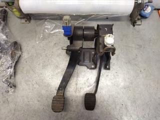 Запчасть педальный узел Renault Duster 2013