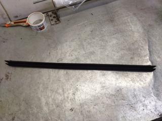 Молдинг стекла двери (бархотка) задний правый Ford Focus 3 2012 Б/У Молдинг стекла двери (бархотка) задний правый Ford Focus 3 2012