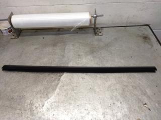 Молдинг стекла двери (бархотка) передний левый Ford Focus 3 2012 Б/У Молдинг стекла двери (бархотка) передний левый Ford Focus 3 2012