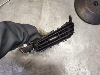 Дефлектор воздушный левый Ford Focus 3 2012 Б/У Дефлектор воздушный левый Ford Focus 3 2012