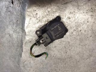 Моторчик заслонки отопителя Ford Focus 3 2010