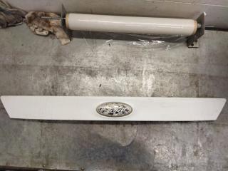 Накладка двери багажника Ford Focus 3 2011 Б/У Накладка двери багажника Ford Focus 3 2011