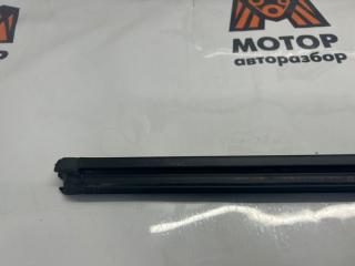 Запчасть накладка на дверь Volkswagen Tiguan 2011