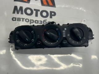 Блок управления отопителем Ford Focus 3 2011 Б/У Блок управления отопителем Ford Focus 3 2011