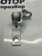 Петля двери передняя правая Ford Focus 3 2013