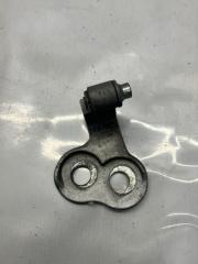 Петля двери передняя правая Ford Focus 3 08.04.2011