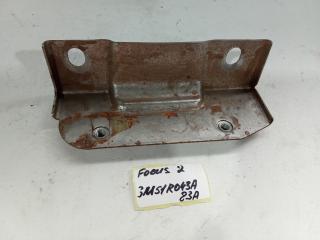 Запчасть кронштейн торпедо Ford Focus 2007
