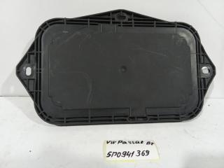 Запчасть накладка Volkswagen Passat