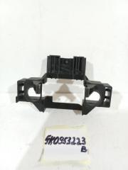 Запчасть пластина крепежная Volkswagen Golf