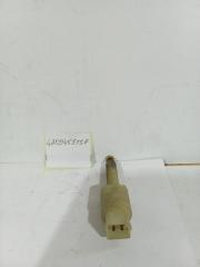 Запчасть датчик включения стоп сигнала Volkswagen Passat