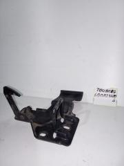 Запчасть замок капота Volkswagen Touareg