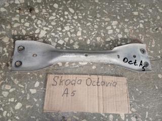 Запчасть кронштейн акпп Skoda Octavia 2012