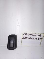 Запчасть кнопка отключения сигнализации Skoda Octavia 2012
