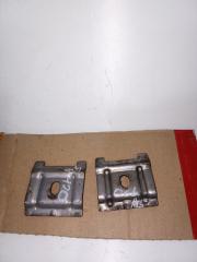 Запчасть прижимная планка для акб Skoda Superb 2013