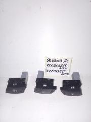 Запчасть кнопка стеклоподъемника Skoda Octavia 2012