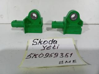 Запчасть датчик airbag Skoda Yeti 2011