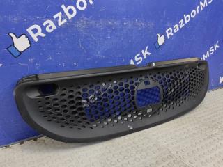 Решетка радиатора Fortwo