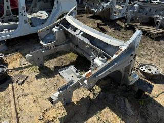 Передняя часть кузова Renault Logan 2