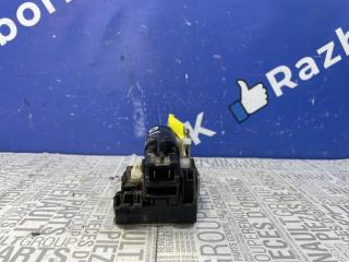 Запчасть замок двери задний правый Renault Duster  1