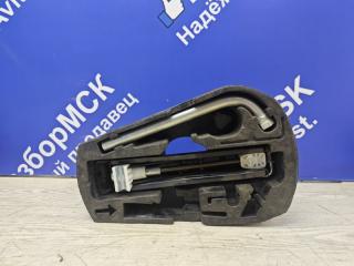 Запчасть набор инструментов Volkswagen Polo 5