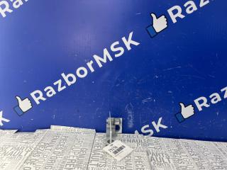 Фото запчасти петля двери передняя правая Vоlkswаgеn Polo Б/У запчасть Запчасть петля двери передняя правая Vоlkswаgеn Polo