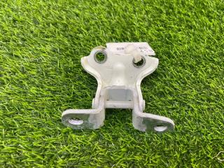 Фото запчасти петля двери задняя левая Hyundai Solaris 1 Б/У запчасть Запчасть петля двери задняя левая Hyundai Solaris 1