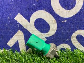 Фото запчасти датчик давления масла Volkswagen Jetta Б/У запчасть Запчасть датчик давления масла Volkswagen Jetta