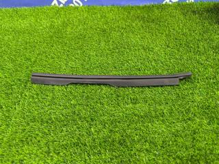 Фото запчасти уплотнитель крыла передний правый Toyota Land Cruiser Prado 120 Б/У запчасть Запчасть уплотнитель крыла передний правый Toyota Land Cruiser Prado 120