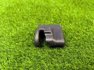 Фото запчасти заглушка задняя левая Toyota Venza Б/У запчасть Запчасть заглушка задняя левая Toyota Venza