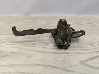 Запчасть ограничитель двери Renault Duster