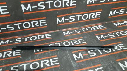 Запчасть уплотнитель стекла двери передний правый Nissan Teana 2008